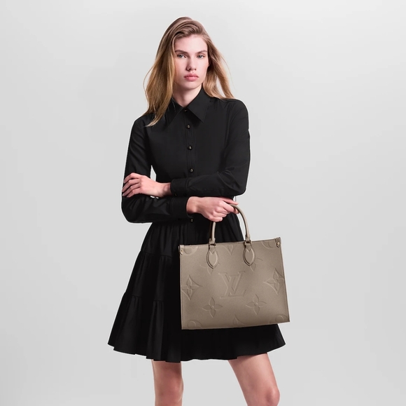 LOUIS VUITTON ON THE GO TOTE - TURTLEDOVE - MM - Picture 3 of 7